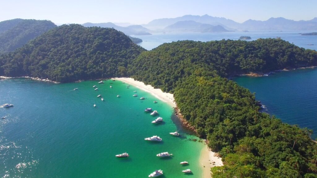 Praia do Dentista: A Praia Mais Famosa de Angra dos Reis