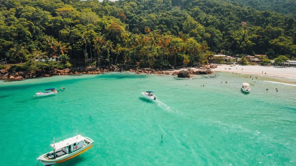 Melhores Pousadas na Ilha Grande Onde Ficar em 2025 (Guia Completo para Famílias e Casais)